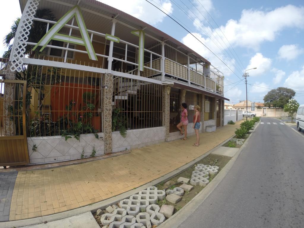 A1 Apartments Aruba Oranjestad Eksteriør billede